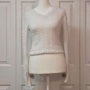 Classic Preppy Y2K Cozy Academia White Cable Knit V-neck Sweater; Hollister, XXS